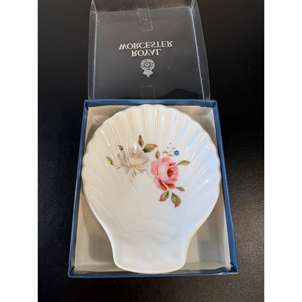 Royal Worcester Shell Dish Pink White Roses Fine Porcelain England Boxed 5 in
